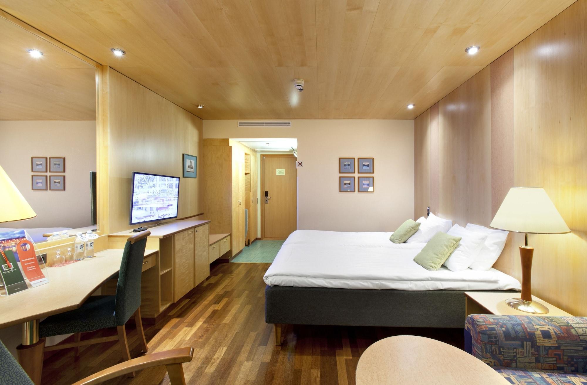 Hotel Club Tampereen Kehraeaemoe 4*