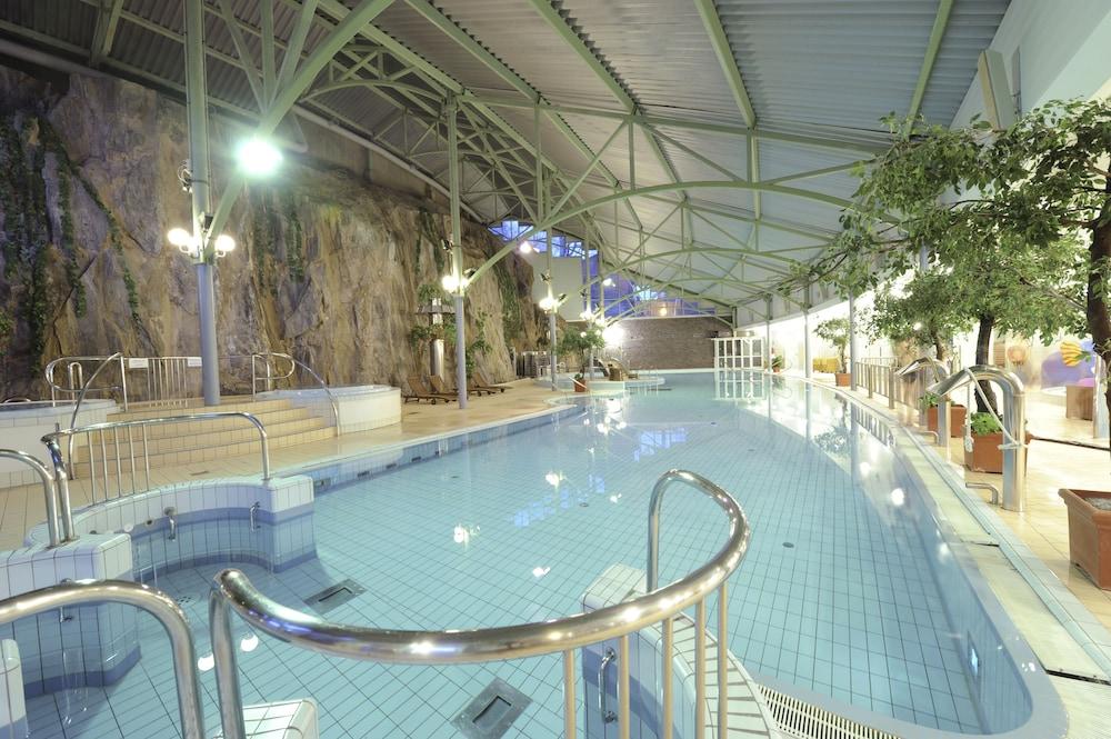 Club Tampereen Kehraeaemoe 4*